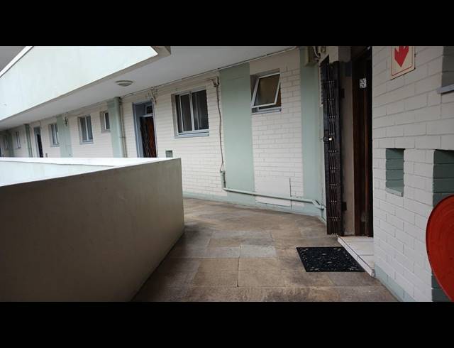 1 BEDROOM FLAT FOR SALE IN AMANZIMTOTI